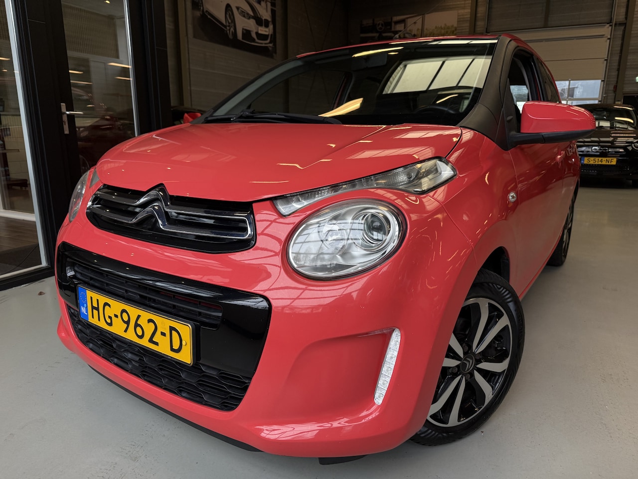 Citroën C1 - 1.0 VTi Shine Automaat, Airco, Camera, Lichtmetalen velgen - AutoWereld.nl