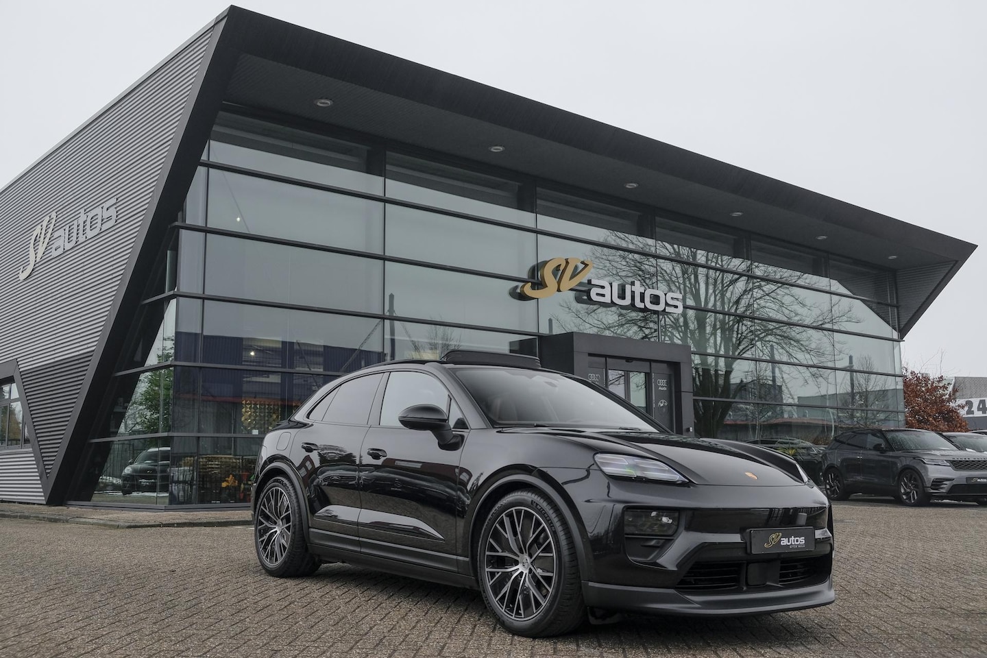 Porsche Macan - 4 388pk 100kWh Panoramadak Luchtvering Bijrijdersdisplay 18-weg Sportstoelen Bose NLauto - AutoWereld.nl