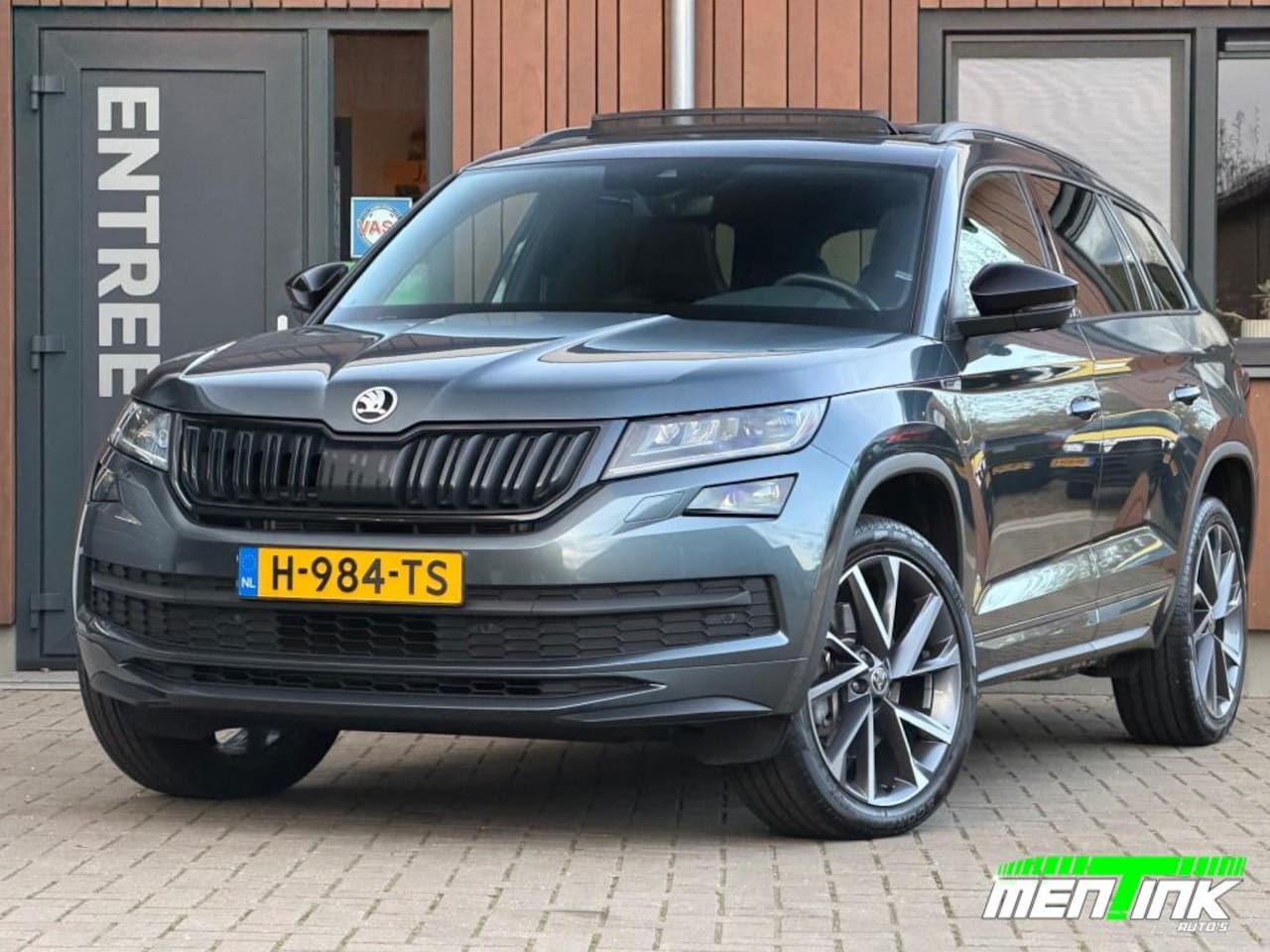 Skoda Kodiaq - 2.0 TSI 4X4 Sportline Pano Acc Stoelverw. Trekhaak N.A.P. - AutoWereld.nl