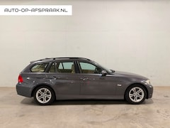 BMW 3-serie Touring - 318i Automaat Leer Pano Navi Trekhaak Clima Cruise