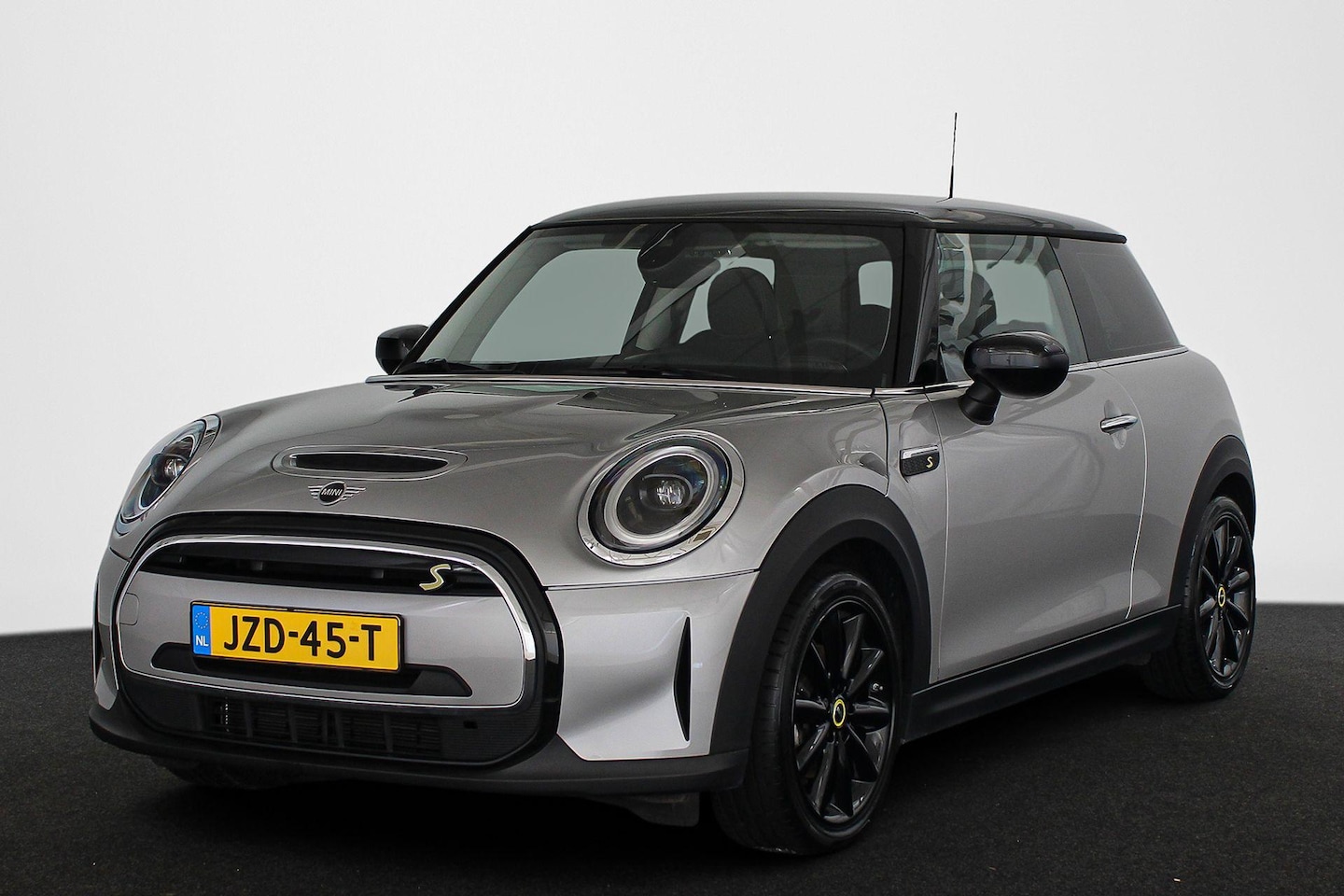 MINI Mini-Electric - 33 kWh Sportstoelen Stoelverwarming 17" Zwarte Velgen - AutoWereld.nl