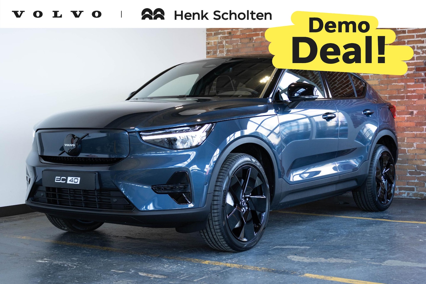 Volvo EC40 - Single Motor Extended Range Plus Black Edition | Demo Deal | Panoramadak | Verwarmbare voo - AutoWereld.nl