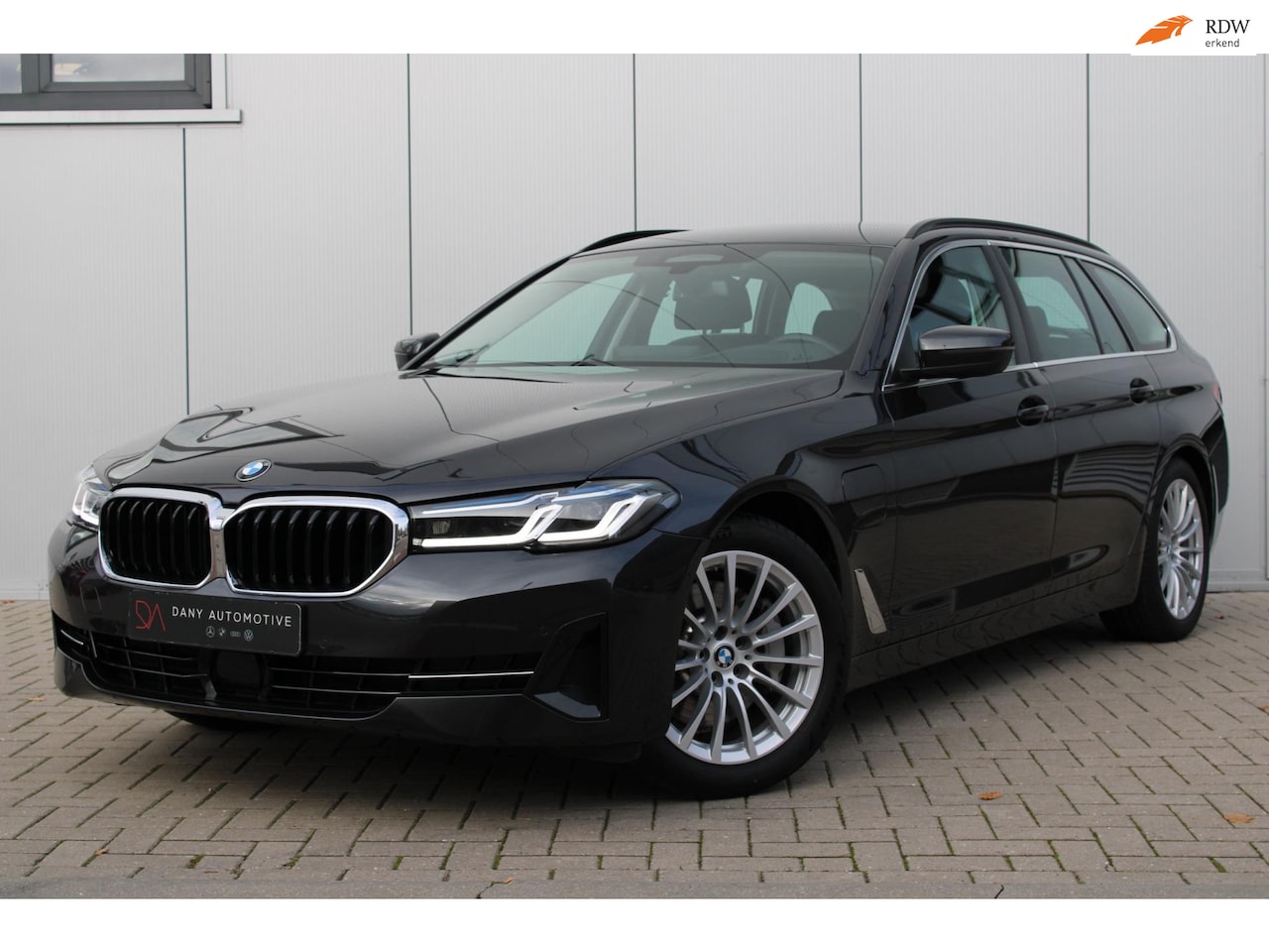 BMW 5-serie Touring - 520e ACC I LASER I KEYLESS I EL. TREKH. I MEMORY I CARPLAY I CAM I SFEERVERL. I EL. KOFFER - AutoWereld.nl