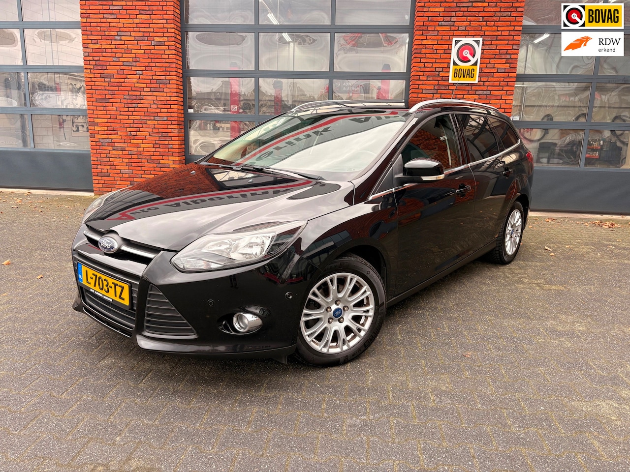 Ford Focus Wagon - 1.0 125PK EcoBoost Titanium|Carkit|Parkeersensoren| - AutoWereld.nl