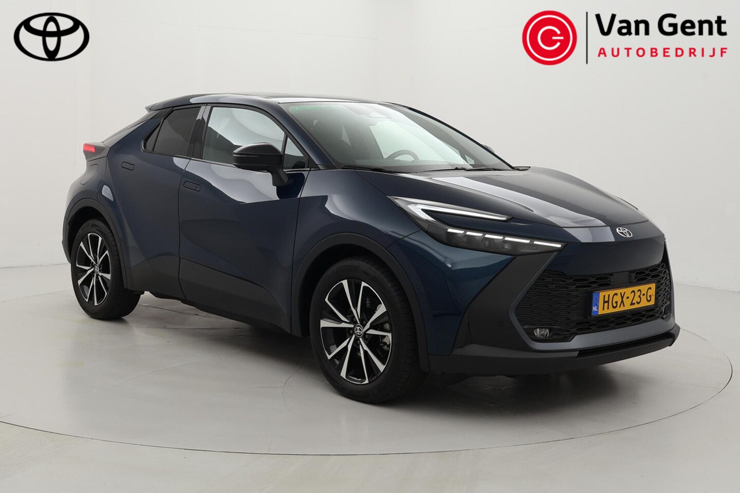 Toyota C-HR - 2.0 Plug-in Hybrid 220 First Edition | Warmtepomp | Apple Carplay / Android Auto | 360 cam - AutoWereld.nl