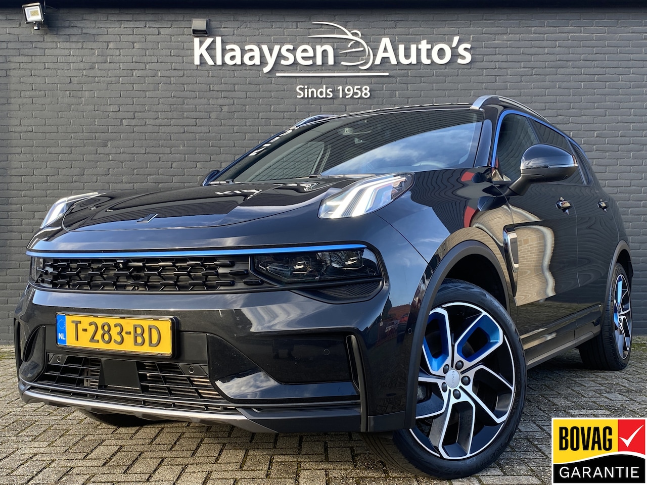 Lynk & Co 01 - 1.5 Plug-in Hybrid 262 pk AUT. | 1e eigenaar | dealer onderh. | zwarte hemel | panoramadak - AutoWereld.nl
