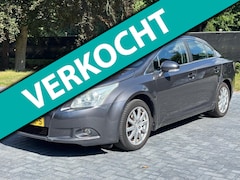 Toyota Avensis - 1.8 VVTi Dynamic/Airco/Automaat/Trekhaak/Nap