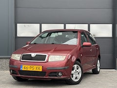 Skoda Fabia - 1.4-16V Elegance Trekhaak - Airco - Nap