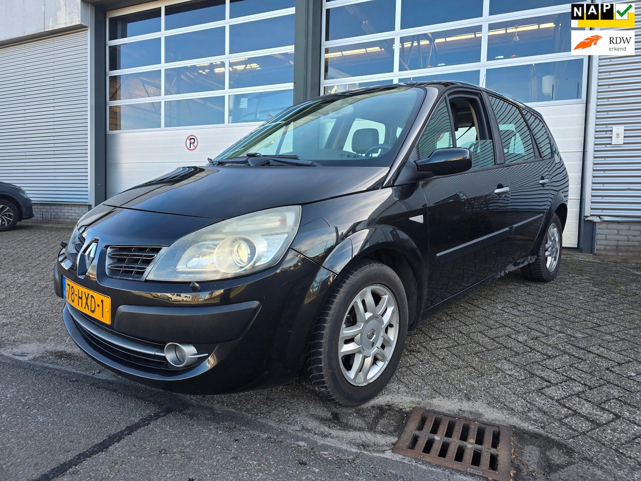 Renault Grand Scénic - 2.0-16V Tech Line schade zie foto's zo mee - AutoWereld.nl