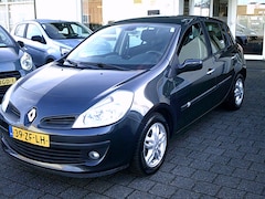 Renault Clio - 1.6-16V Dynamique (Automaat/5-drs./AIRCO)
