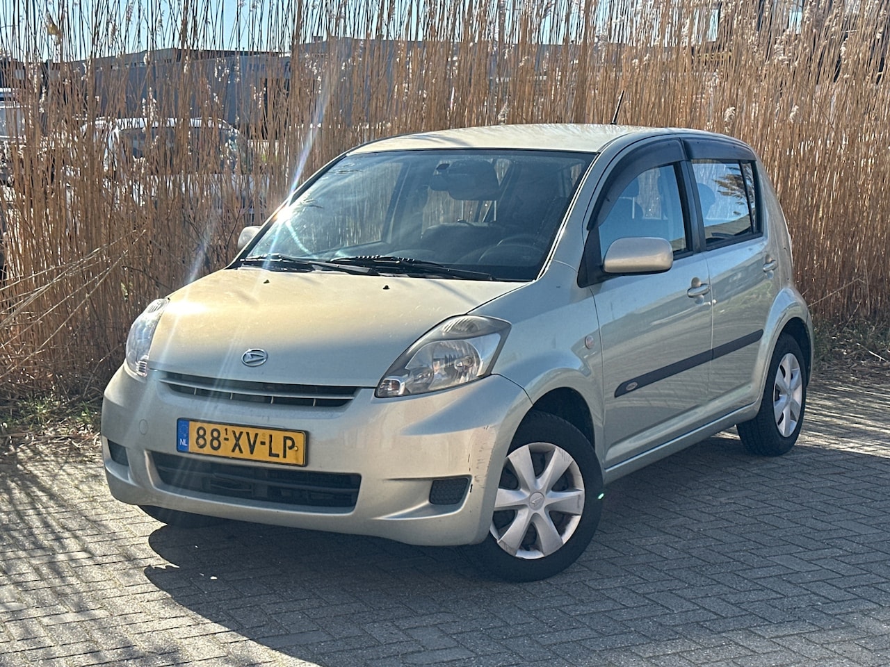 Daihatsu Sirion 2 - 1.3-16V Prestige Automaat - NIeuw Apk - Airco - AutoWereld.nl