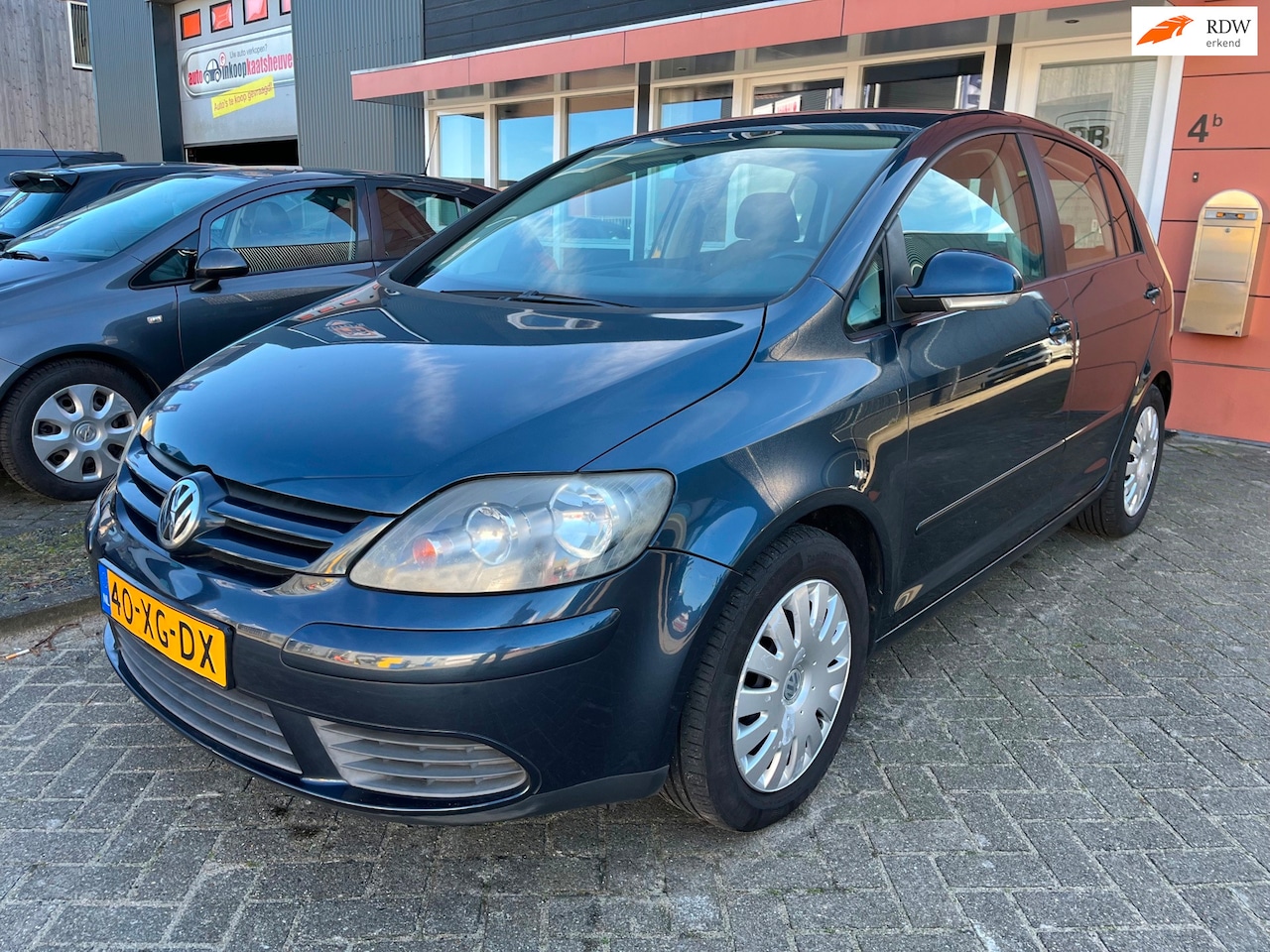 Volkswagen Golf Plus - 1.6 FSI Optive 3 zeer nette auto lage km nap - AutoWereld.nl