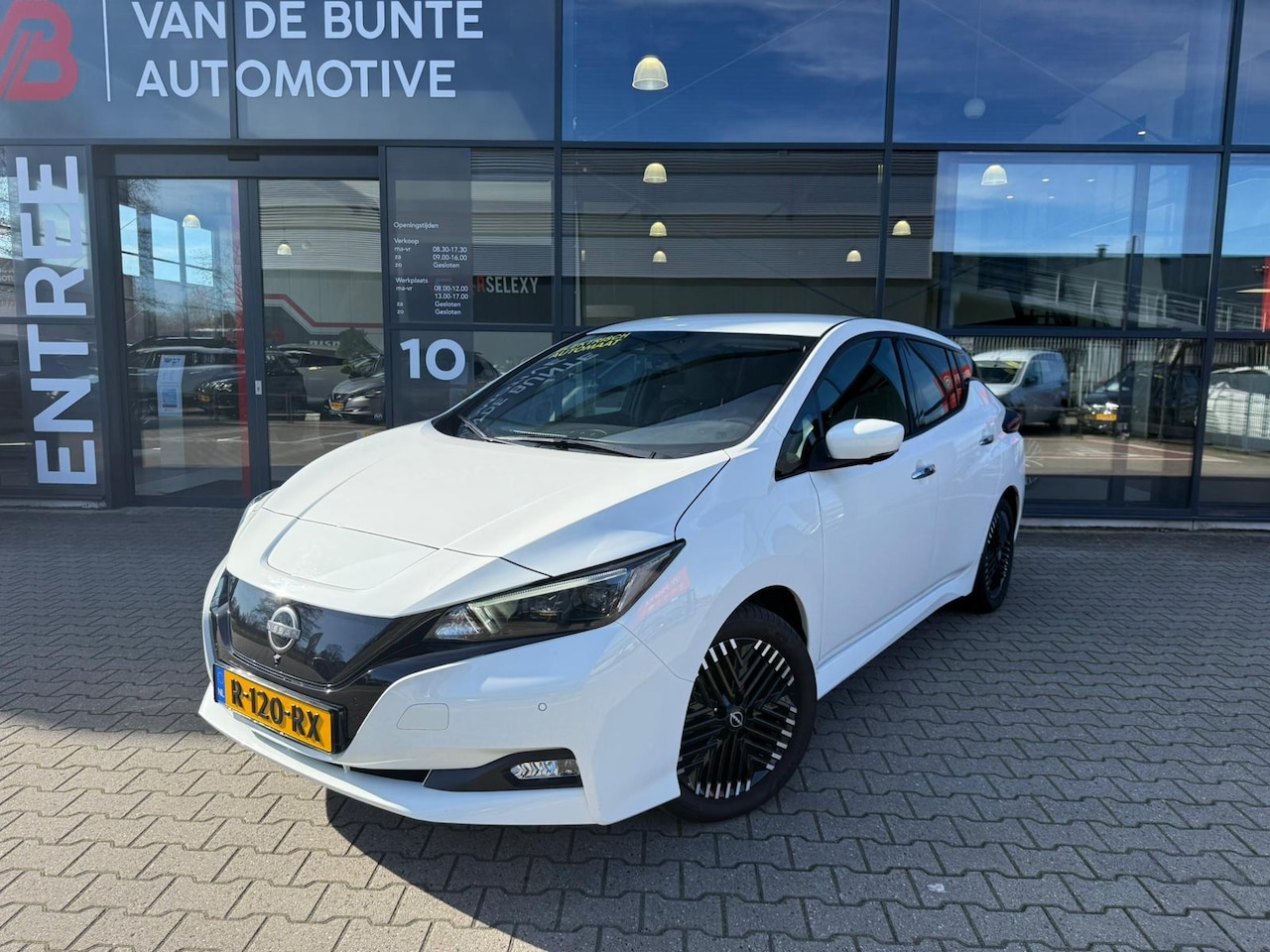 Nissan LEAF - Tekna 40 kWh *Propilot & Lederen Bekleding* - AutoWereld.nl