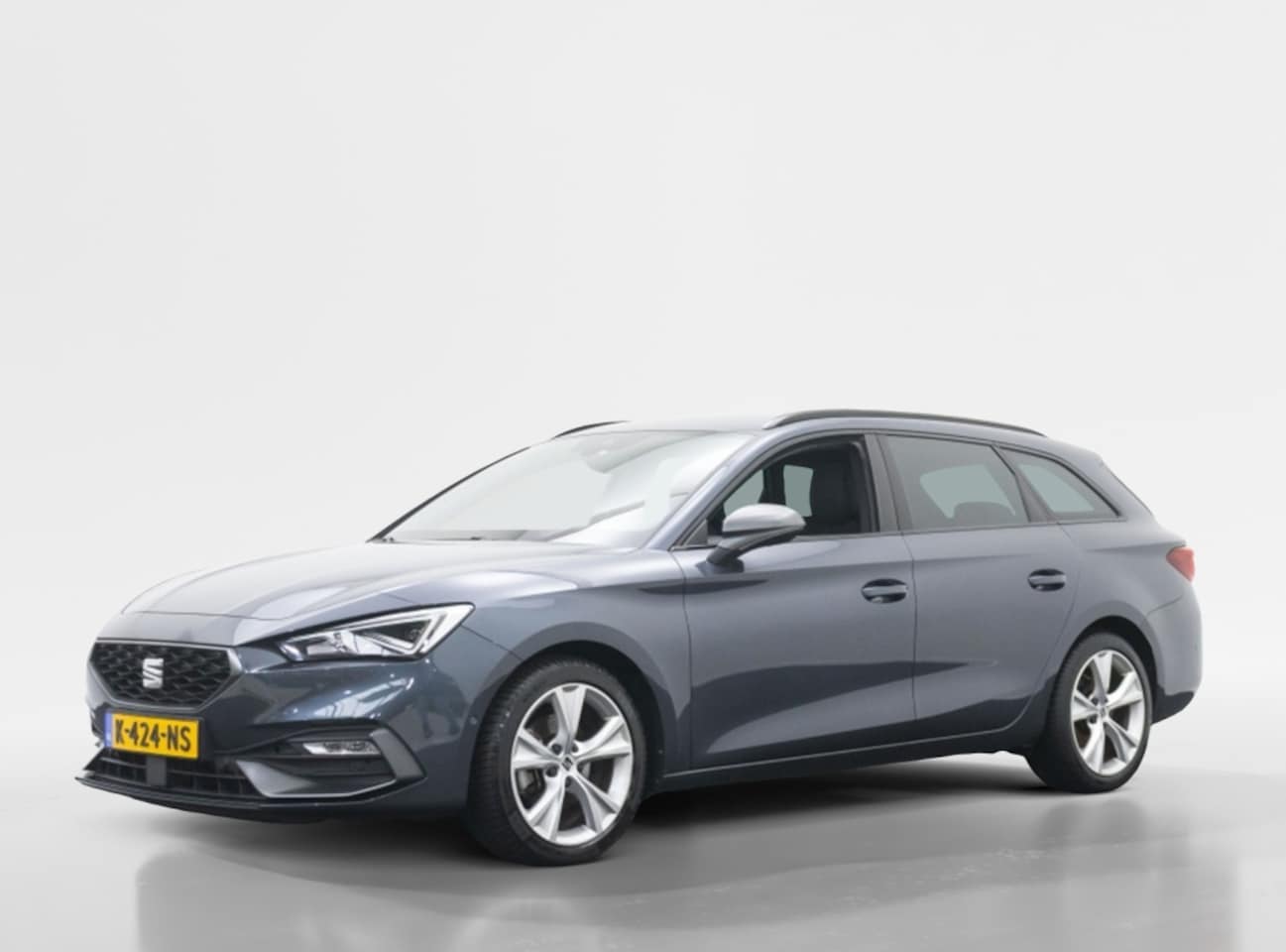 SEAT Leon Sportstourer - 1.5 eTSI FR Launch Edition | Elek. trekhaak | Tech Pack | Winter - AutoWereld.nl