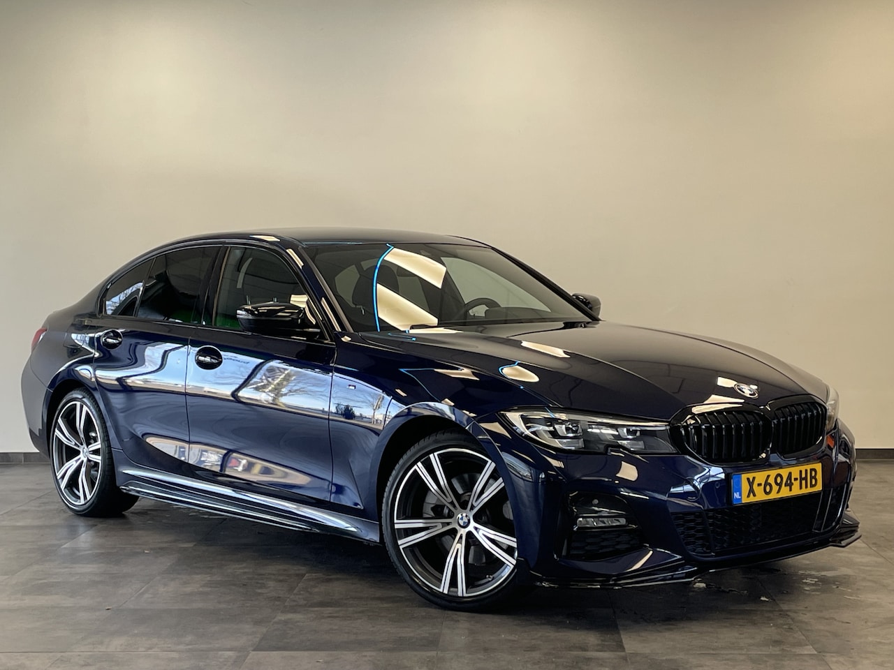 BMW 3-serie - 320e High Executive M-sport Full-led VCP Navigatie 19"LM - AutoWereld.nl