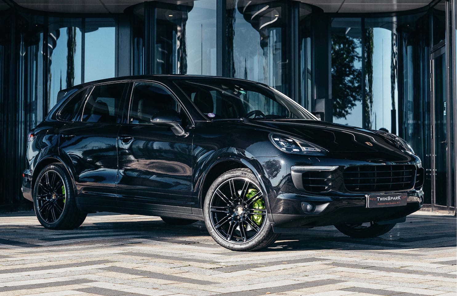 Porsche Cayenne - 3.0 S E-Hybrid PANO PASM BOSE - AutoWereld.nl