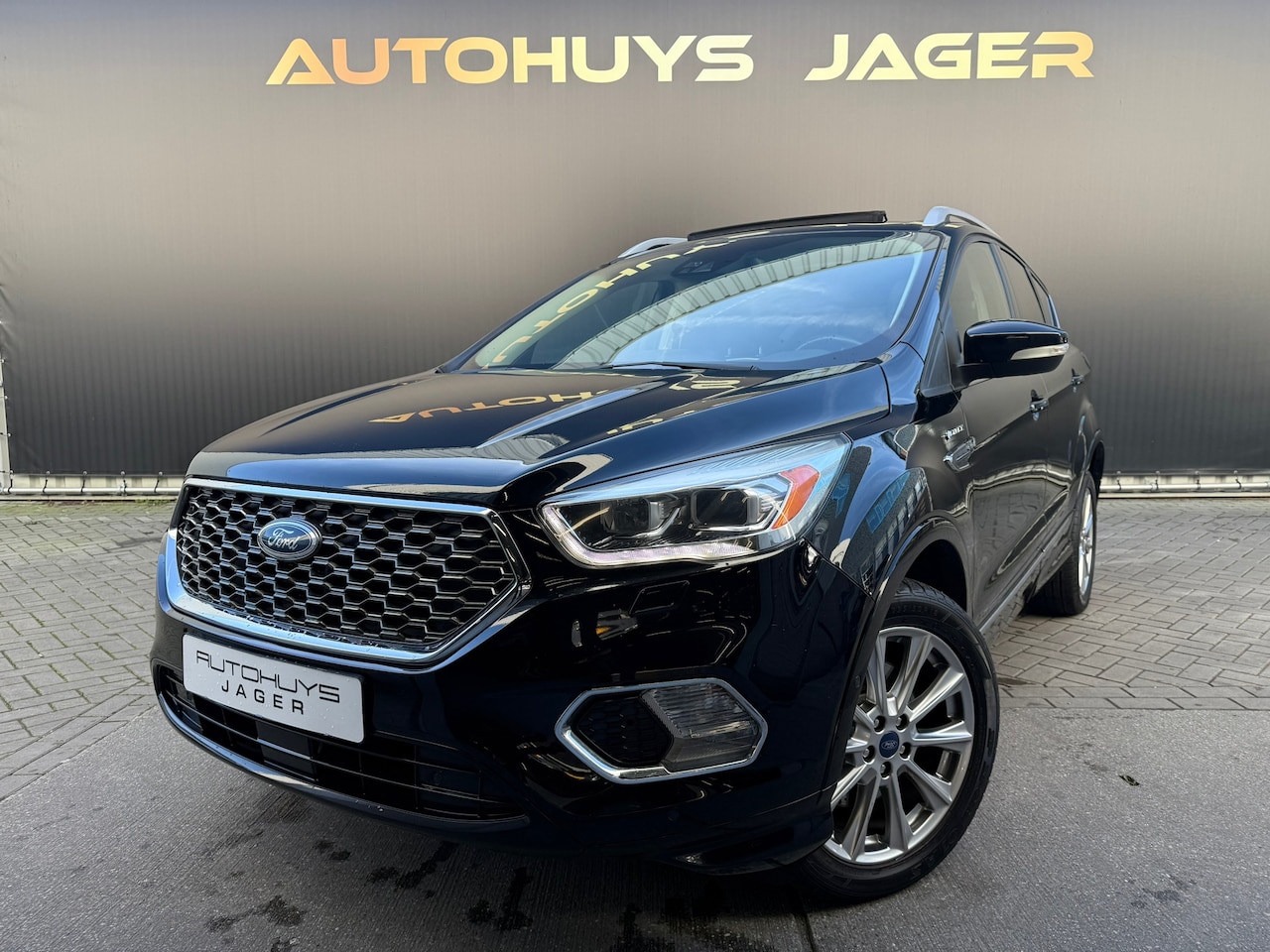 Ford Kuga - 1.5 EcoBoost Vignale Pano Leder Camera Carplay - AutoWereld.nl