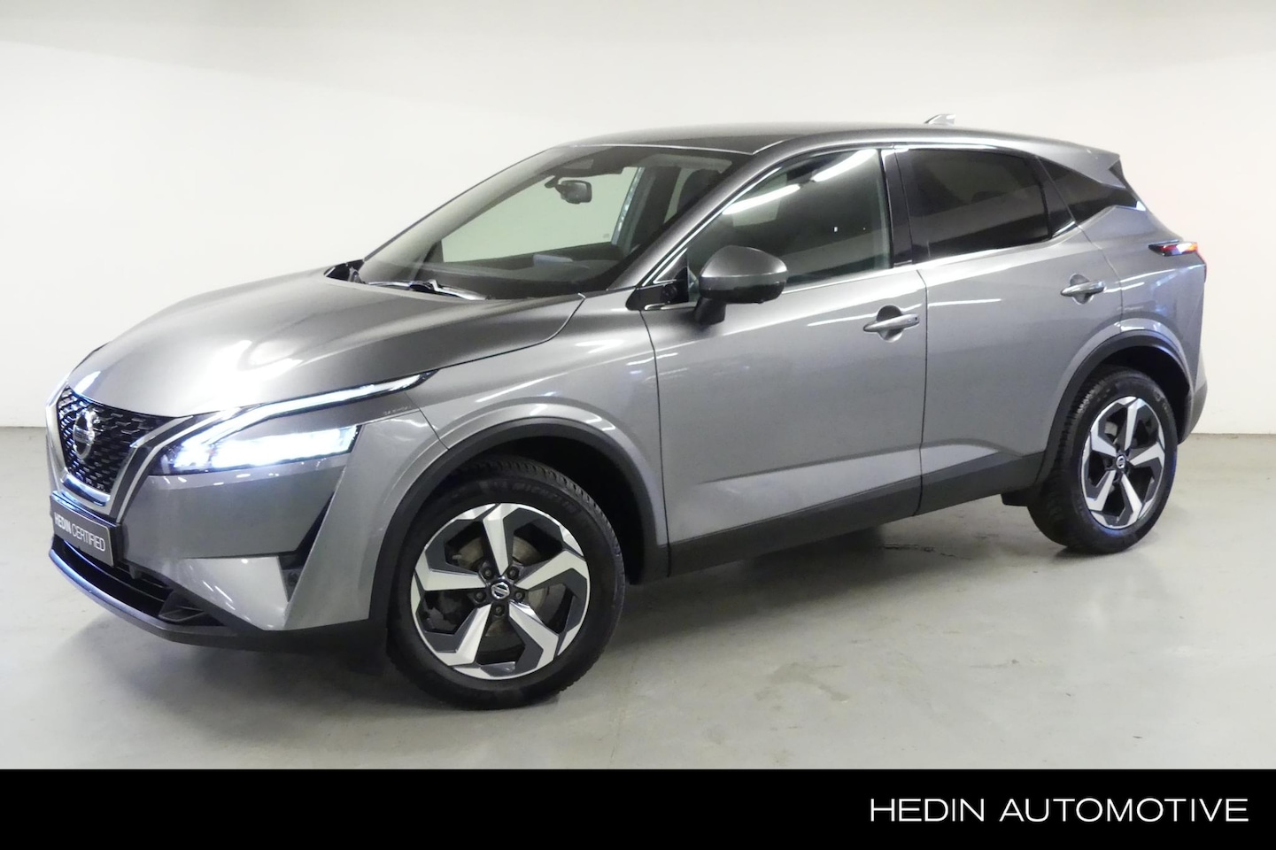 Nissan Qashqai - 1.3 MHEV N-Connecta | Connect Navigatie & Multimedia | Camera | Parkeersensoren | LED | AC - AutoWereld.nl