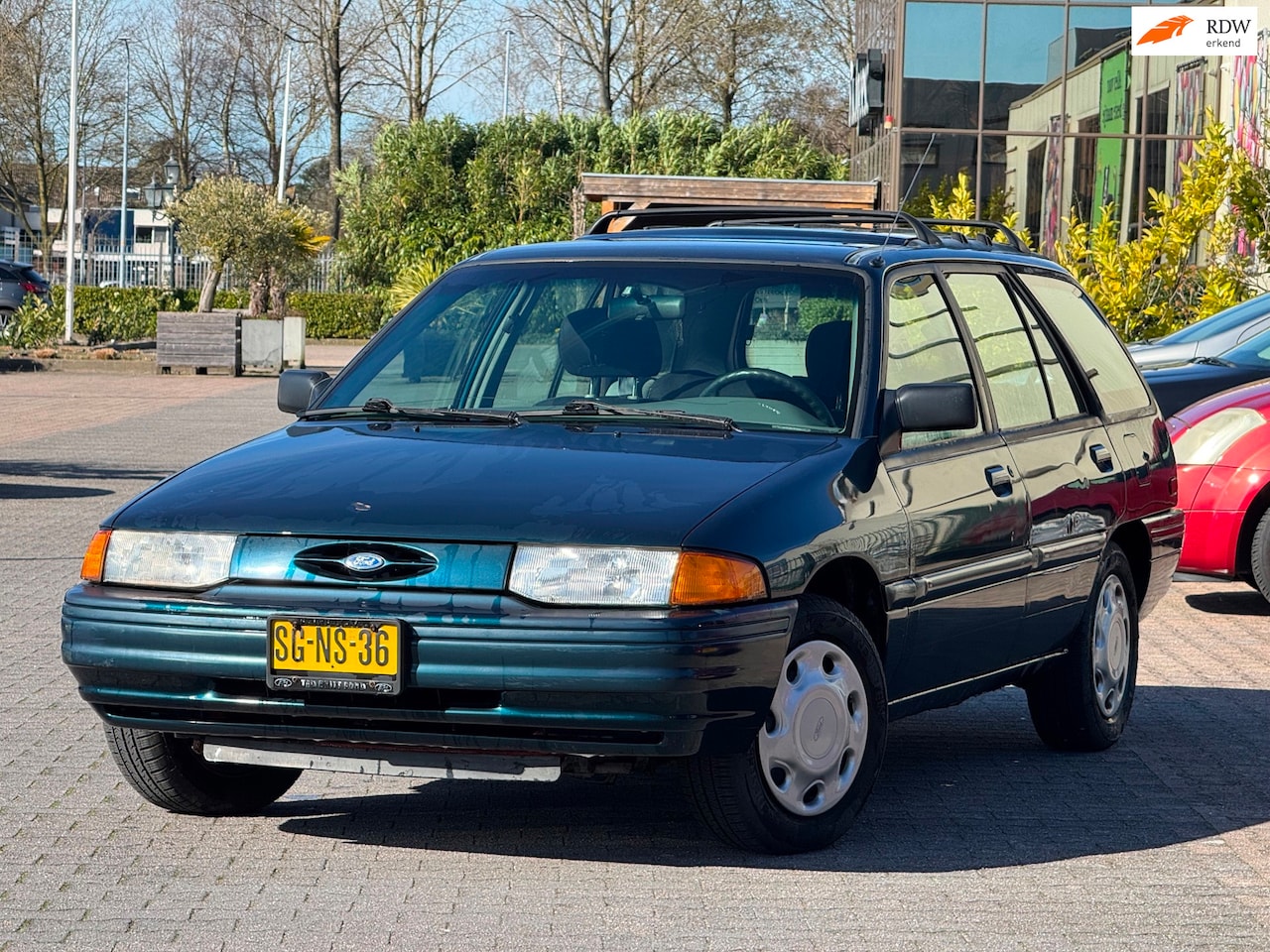 Ford Escort Wagon - LX Automaat | Airco | Elektrische spiegels | APK 18-12-2026 - AutoWereld.nl