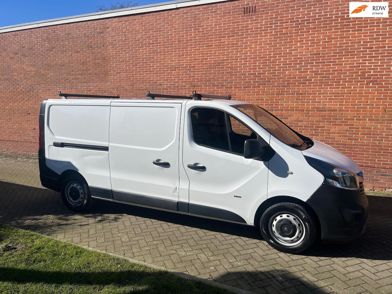 Opel Vivaro - 1.6 CDTI L2H1 Sport EcoFlex Airco Cruise Stoelverw - AutoWereld.nl