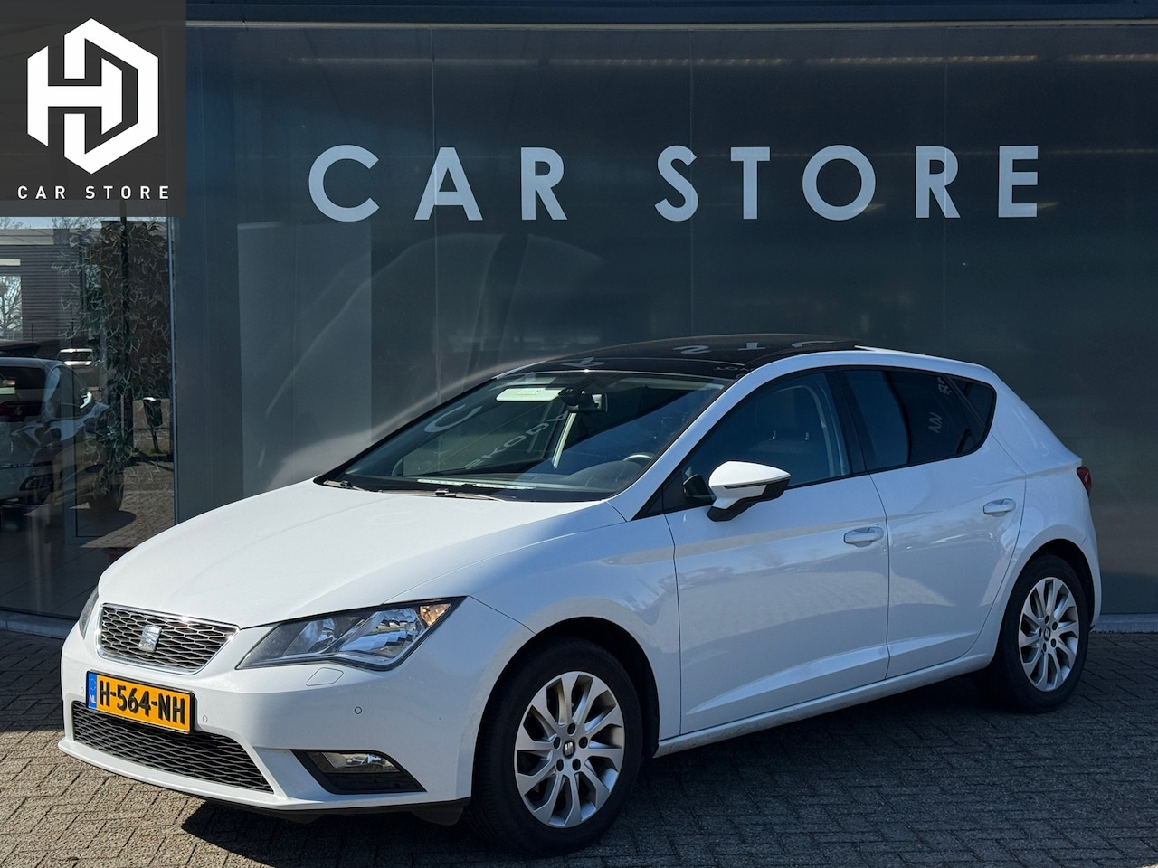 SEAT Leon - 1.2 TSI Style Business Pano|Stoelverwarming |PDC V+A - AutoWereld.nl