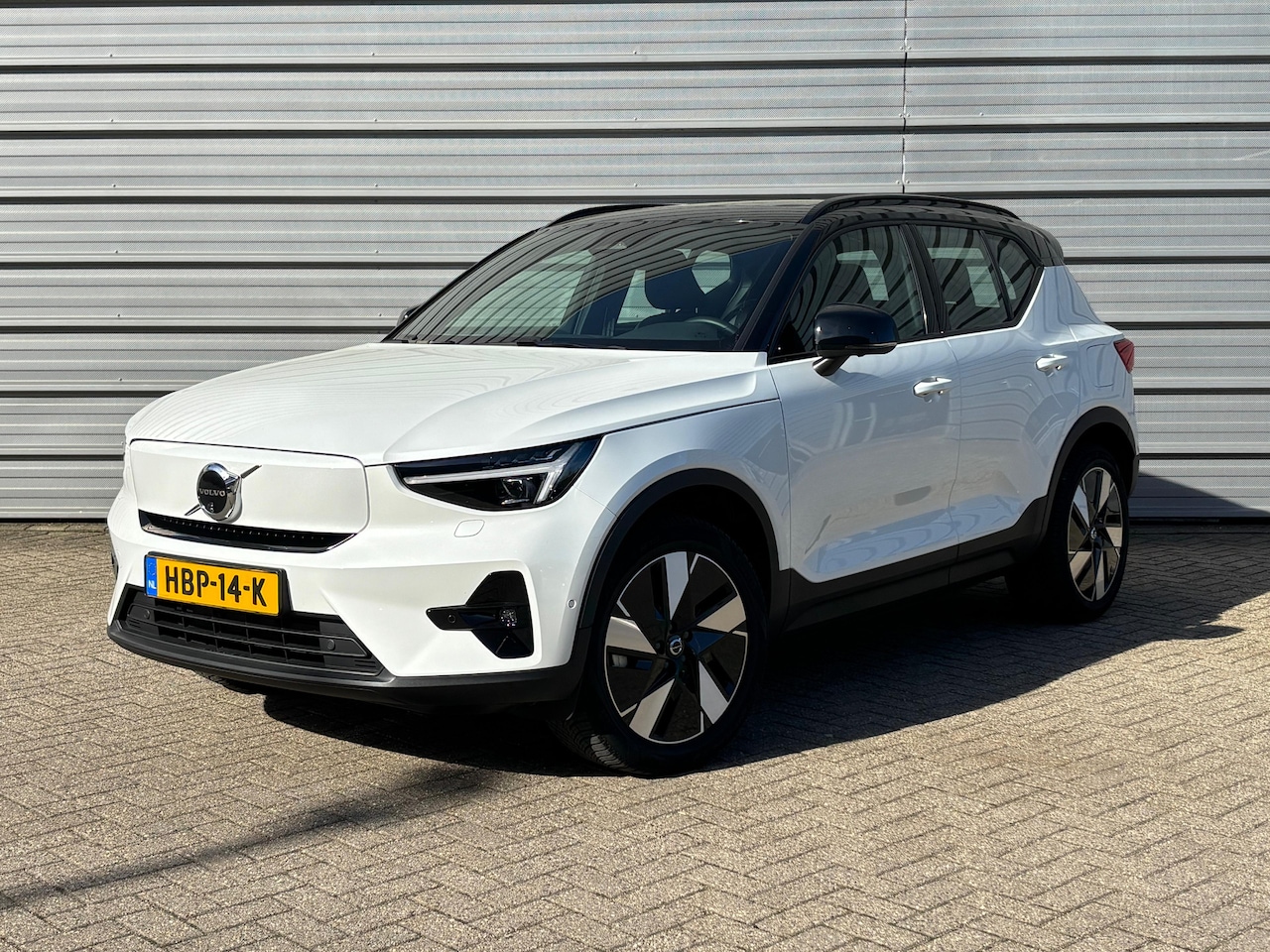 Volvo EX40 - 252PK Single Motor Extended Range Ultra 82kWh | Trekhaak | Pixel LED | 360 | HK Audio | Me - AutoWereld.nl