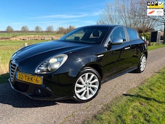 Alfa Romeo Giulietta - 1.4 T Distinctive Dealer Ond. 1e eigenaar Cruise, Climate,