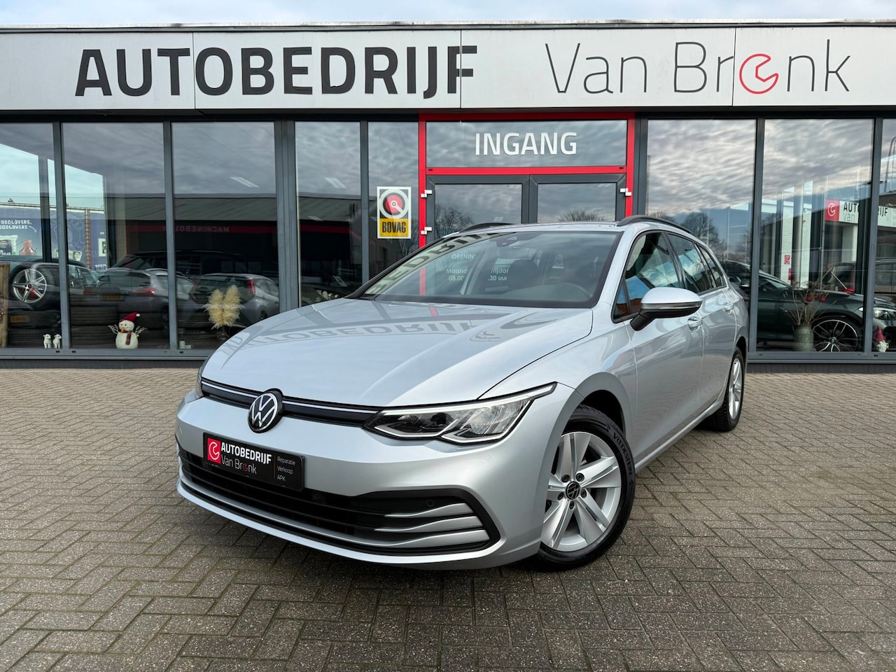 Volkswagen Golf Variant - 1.0 TSI Life | ACC | Trekhaak | PDC - AutoWereld.nl