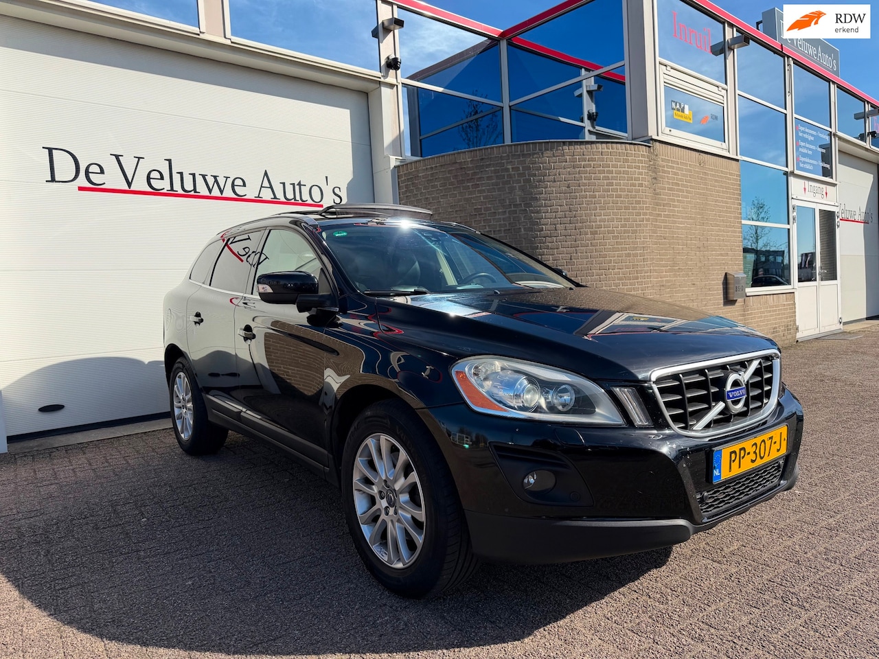 Volvo XC60 - 3.0 T6 AWD R-Design|Automaat|Leder|Camera| - AutoWereld.nl