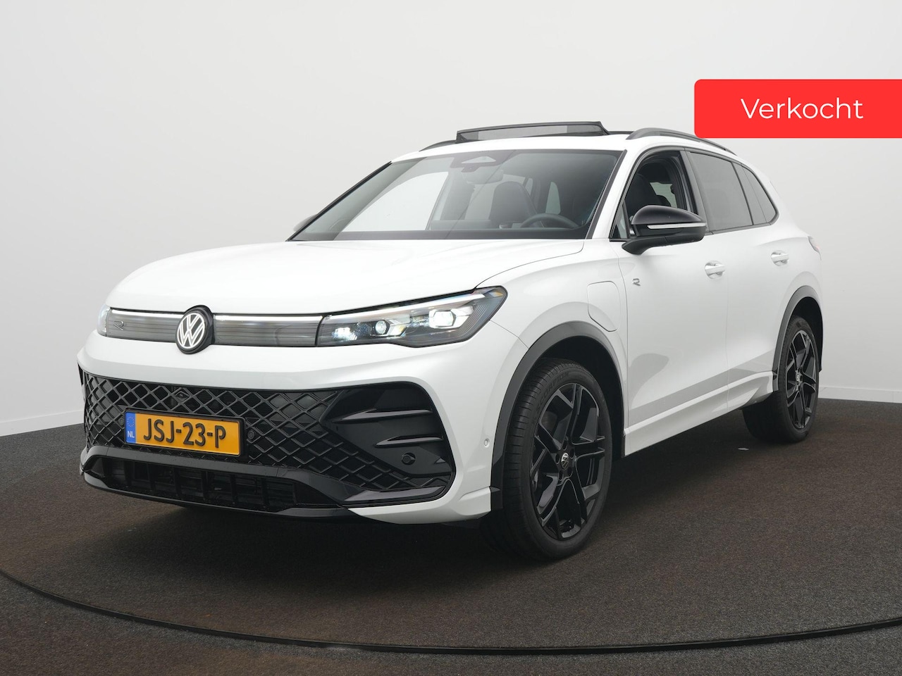 Volkswagen Tiguan - R-Line Edition 1.5 eHybrid 200 kW / 272 PK SUV 6 v - AutoWereld.nl