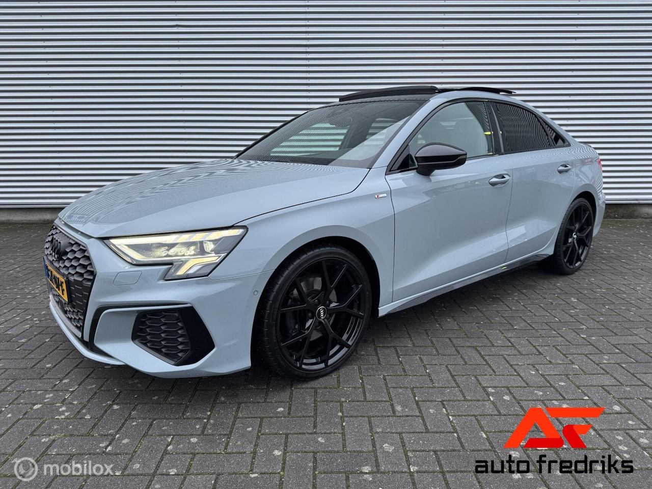 Audi A3 Limousine - 35 TFSI S-Line | Panorama dak | Stoelverwarming | - AutoWereld.nl