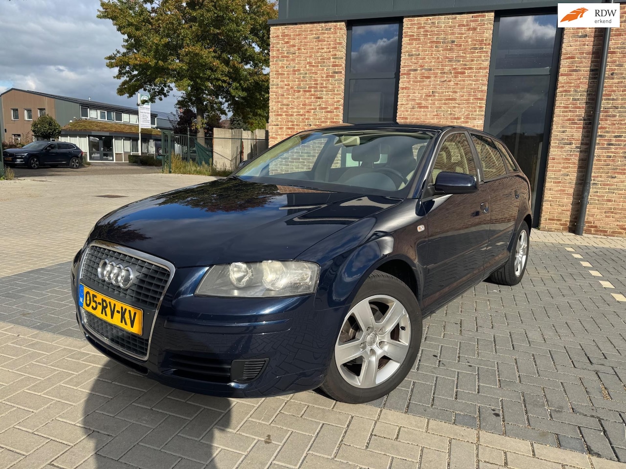 Audi A3 Sportback - 1.6 FSI Attraction 1.6 FSI Attraction - AutoWereld.nl