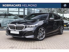 BMW 5-serie Touring - 530e M Sport Automaat / Panoramadak / Trekhaak / M Sportonderstel / Adaptieve LED / Stuurv