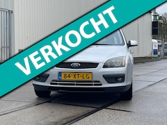 Ford Focus - 1.6-16V Futura Airco/Cruise/Navi/Pdc/Stoelverw