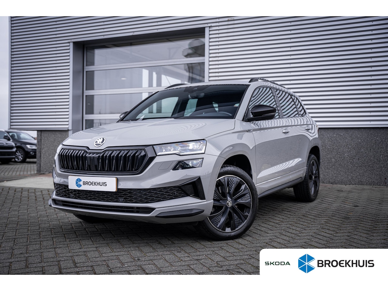 Skoda Karoq - 1.5 TSI ACT Sportline Business | DAB ontvanger | Lichtmetalen velgen 18" | Trekhaak uitkla - AutoWereld.nl