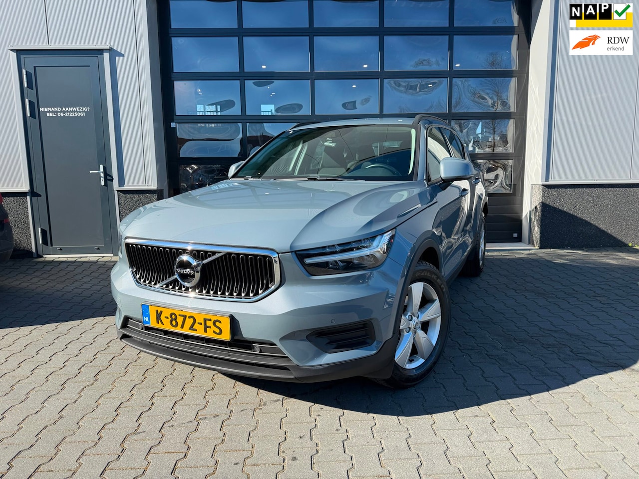 Volvo XC40 - 1.5 T2 Momentum Core Nieuwe 4 seizoenen banden en camera - AutoWereld.nl