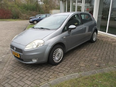 Fiat Grande Punto - 1.4 Dynamic Zo mee inruilkoopje Startmotor weigert soms