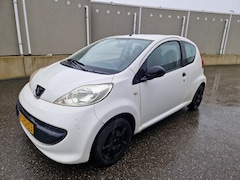 Peugeot 107 - 1.0-12V XR