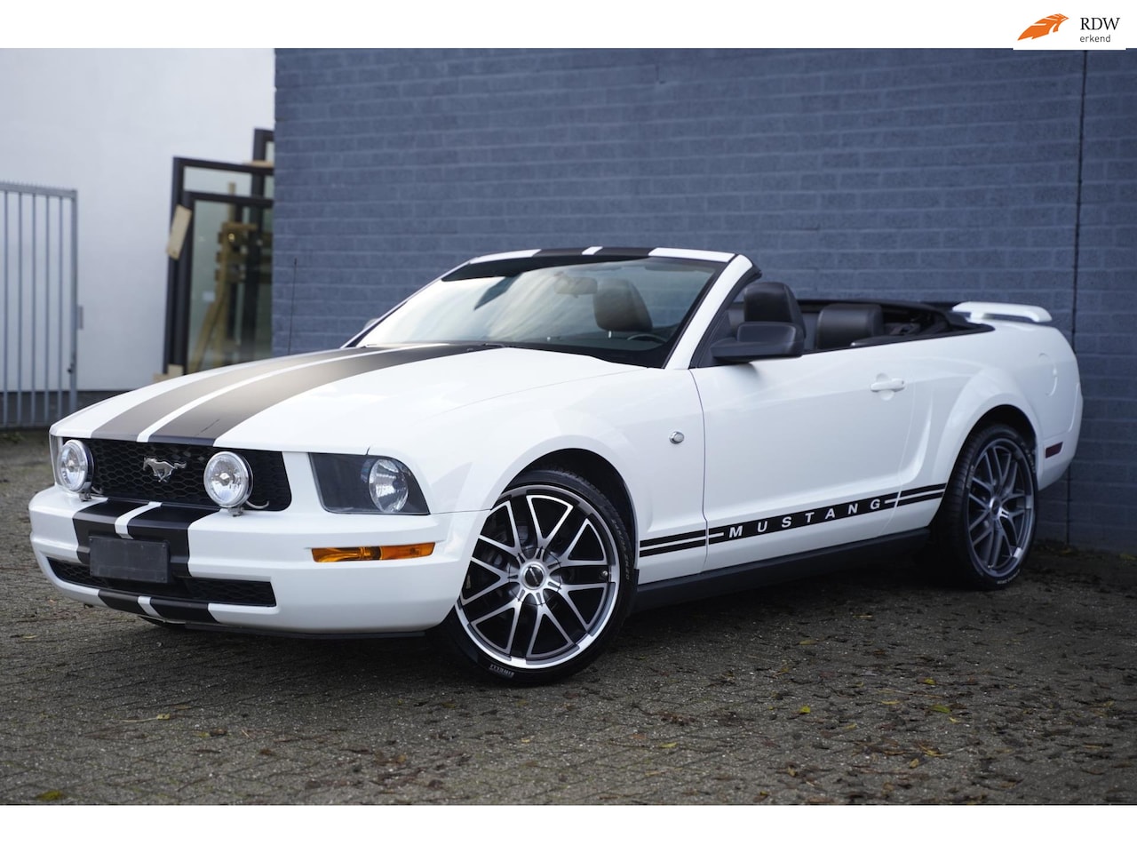 Ford Mustang - USA 4.0 V6 Cabrio Handbak, Leder, Lage km-stand! - AutoWereld.nl