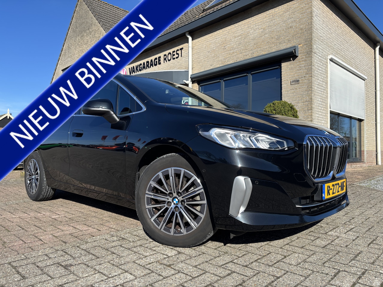 BMW 2-serie Active Tourer - 223i 204PK Automaat Trekhaak / Panoramadak / Leder - AutoWereld.nl