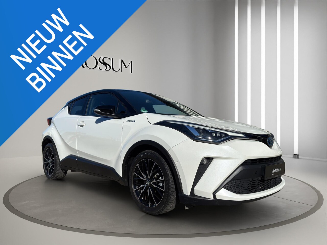 Toyota C-HR - 1.8 Hybrid Executive | Leer | JBL | Camera  Led | Afneembare Trekhaak | Bi-Tone - AutoWereld.nl