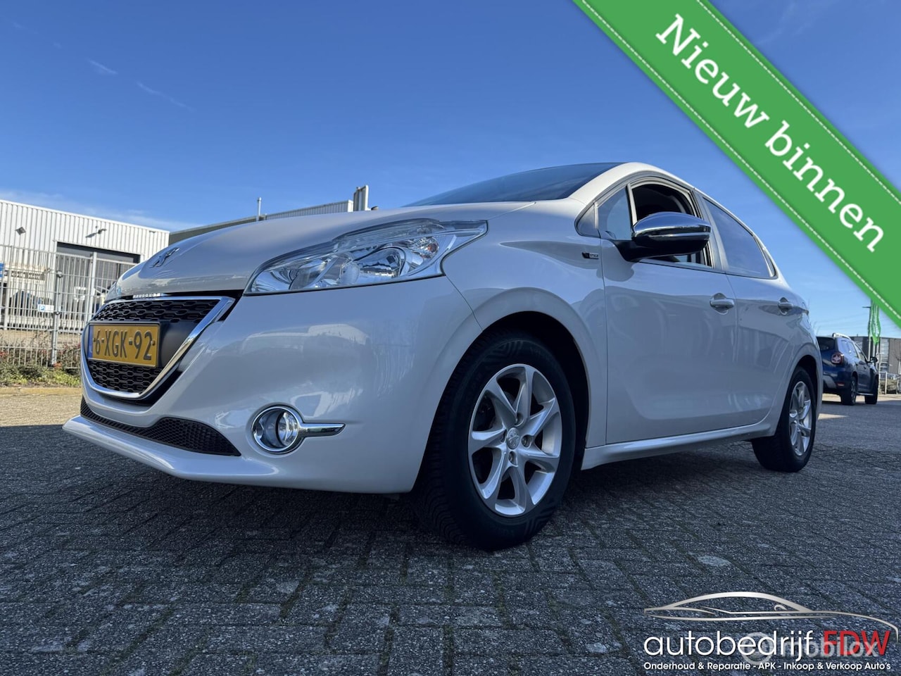Peugeot 208 - 1.2 VTi Style/DEALER ONDERHOUD/NAP/AIRCO/5DEURS/ - AutoWereld.nl