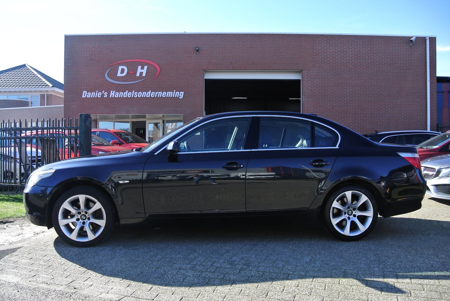 BMW 5-serie - 530i Executive airco automaat leder apk 30-01-2027 inruil mogelijk nap - AutoWereld.nl