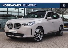 BMW X3 - 30e xDrive Automaat / Panoramadak / Trekhaak / Sportstoelen / Achteruitrijcamera / Comfort