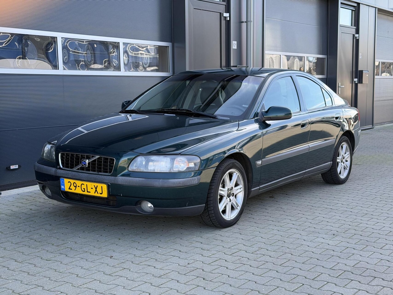 Volvo S60 - 2.4 Edition - NL auto - Airco - 210.000 KM - AutoWereld.nl