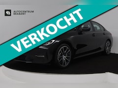 BMW 3-serie - 330i Executive Edition (ACHTERUITRIJCAMERA, NAVIGATIE, HEAD-UP DISPLAY, PARKEERSENSOREN, D