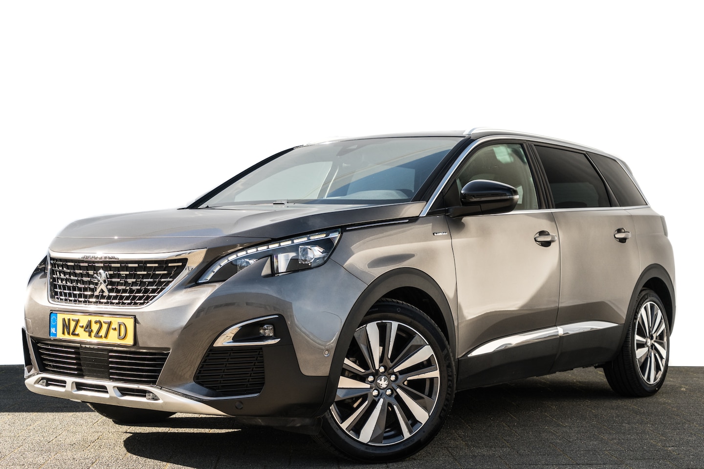Peugeot 5008 - 1.2 130 Pk GT-Line | Panoramadak | Afn. Trekhaak | 19 inch LMV | Volledig onderhouden | Ca - AutoWereld.nl