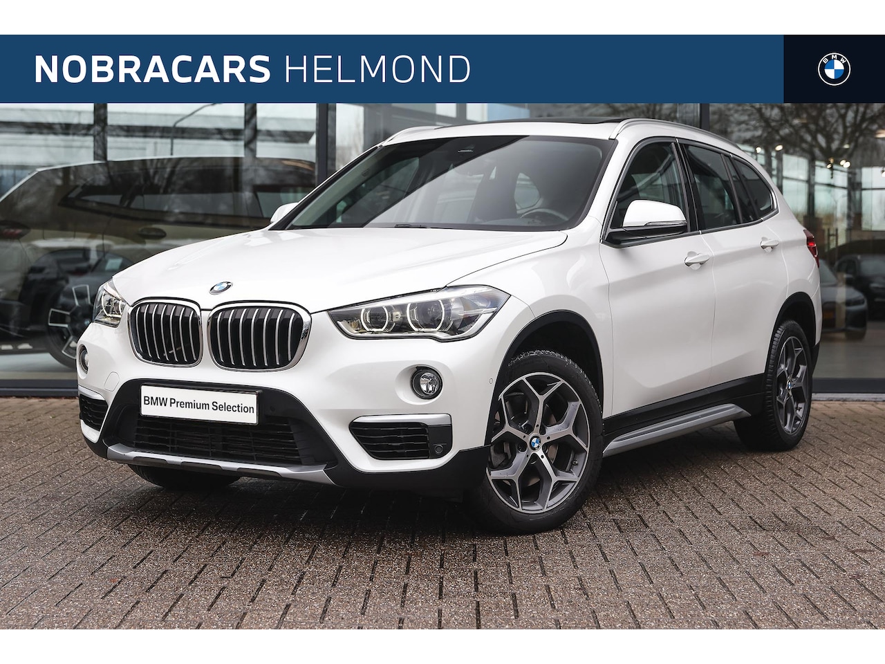 BMW X1 - sDrive20i High Executive xLine Automaat / Panoramadak / Sportstoelen / Achteruitrijcamera - AutoWereld.nl