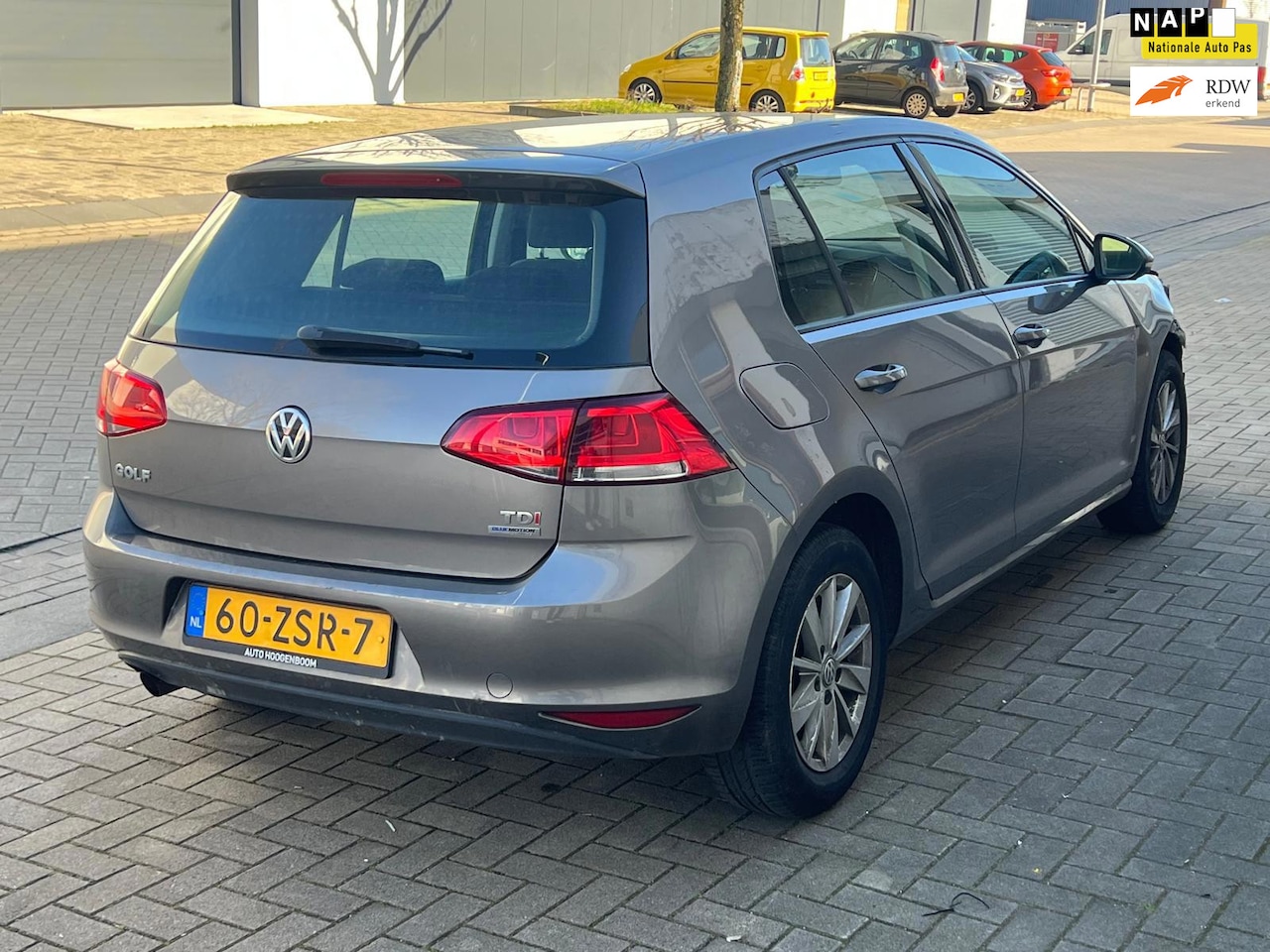 Volkswagen Golf - 1.6 TDI Comfortline 1.6 TDI Comfortline - AutoWereld.nl