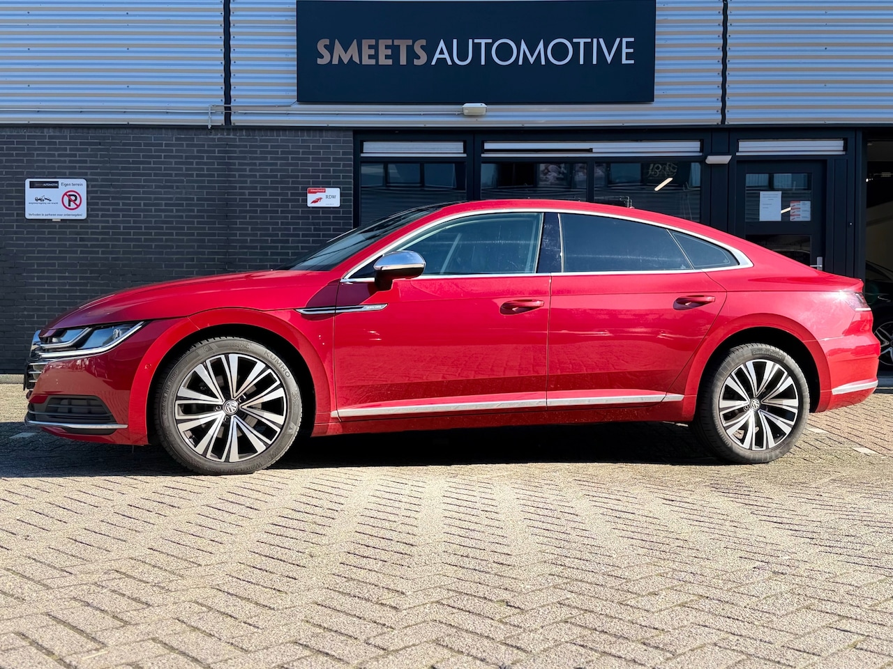 Volkswagen Arteon - 2.0 TDI Elegance Business Exclusive.Pano,Automaat,Navi,Stoelverw. - AutoWereld.nl